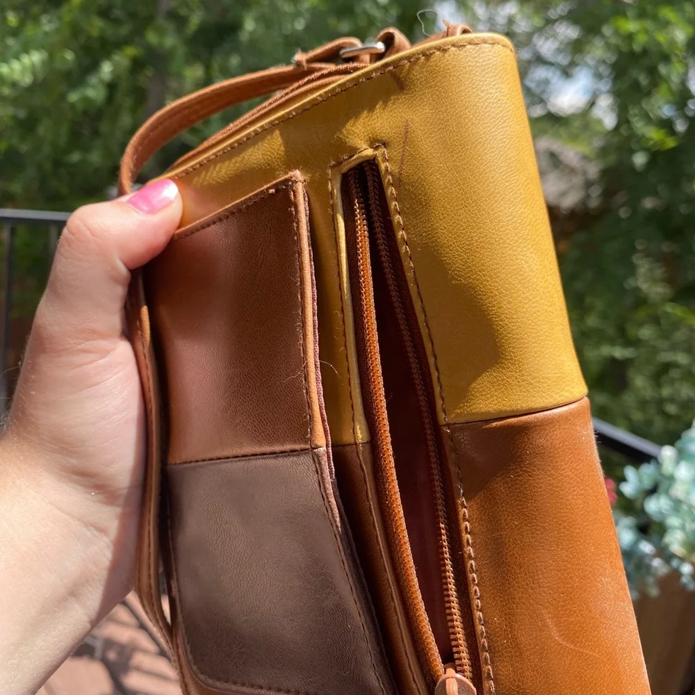 Colorblock Faux Leather Crossbody Bag - Picture 3 of 11